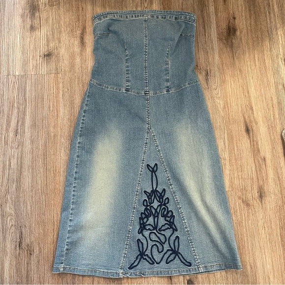 Hot Kiss Dresses & Skirts - Vintage Y2K Hot Kiss Strapless Denim Dress Women’s Medium Stretch 2000s Sexy
